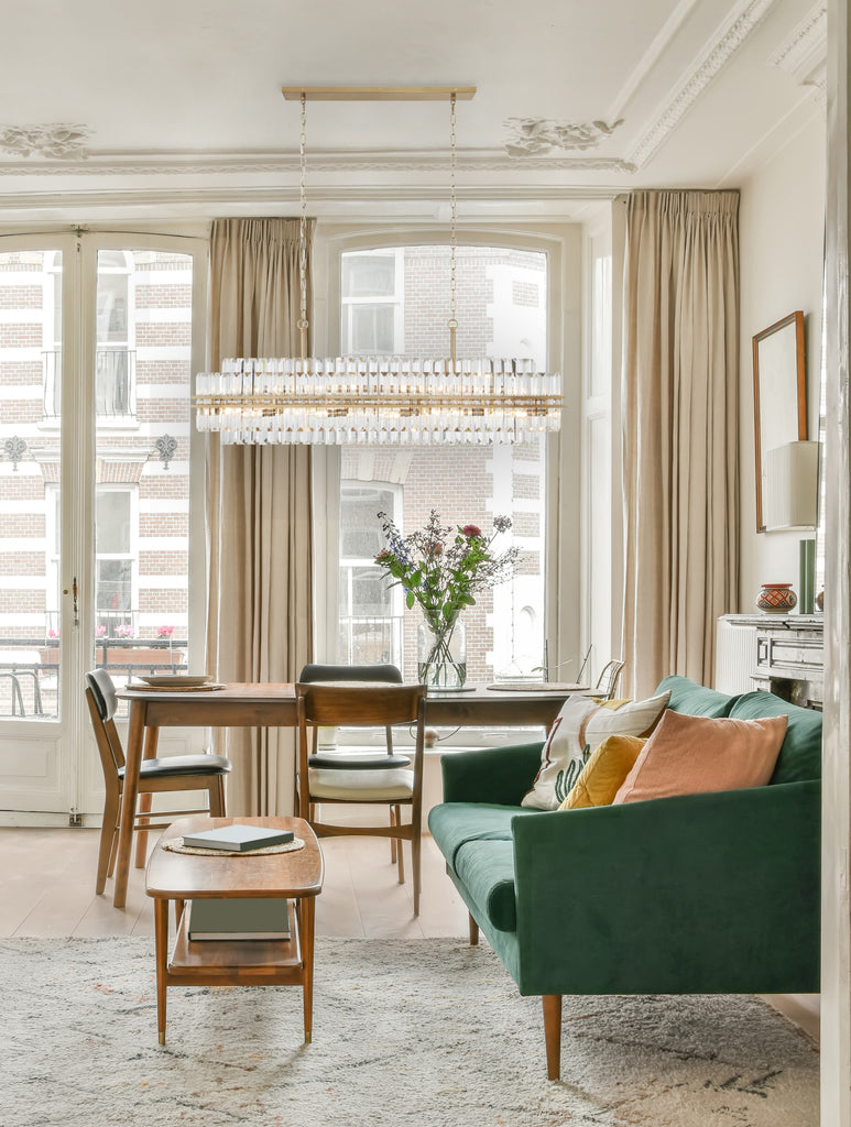 Crystorama Crystorama Hayes 16 Light Aged Brass Chandelier